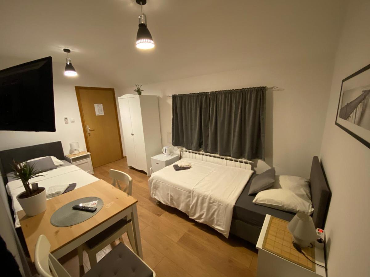 Guest House Lucija Buzin エクステリア 写真