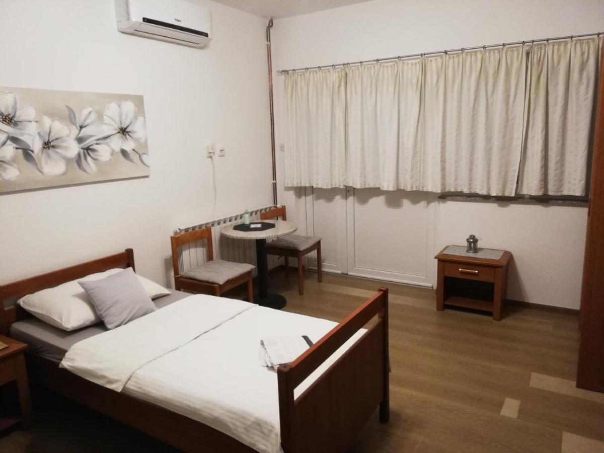 Guest House Lucija Buzin エクステリア 写真