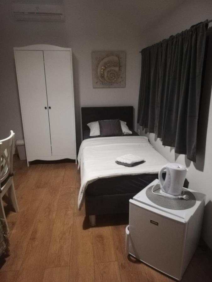 Guest House Lucija Buzin エクステリア 写真